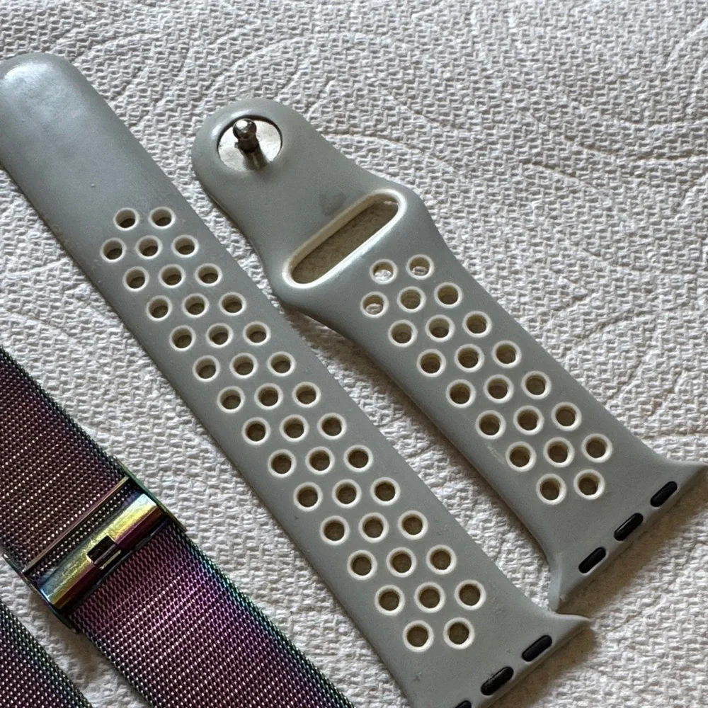 Gray and Iridescent Watch Bands Apple Watch 1